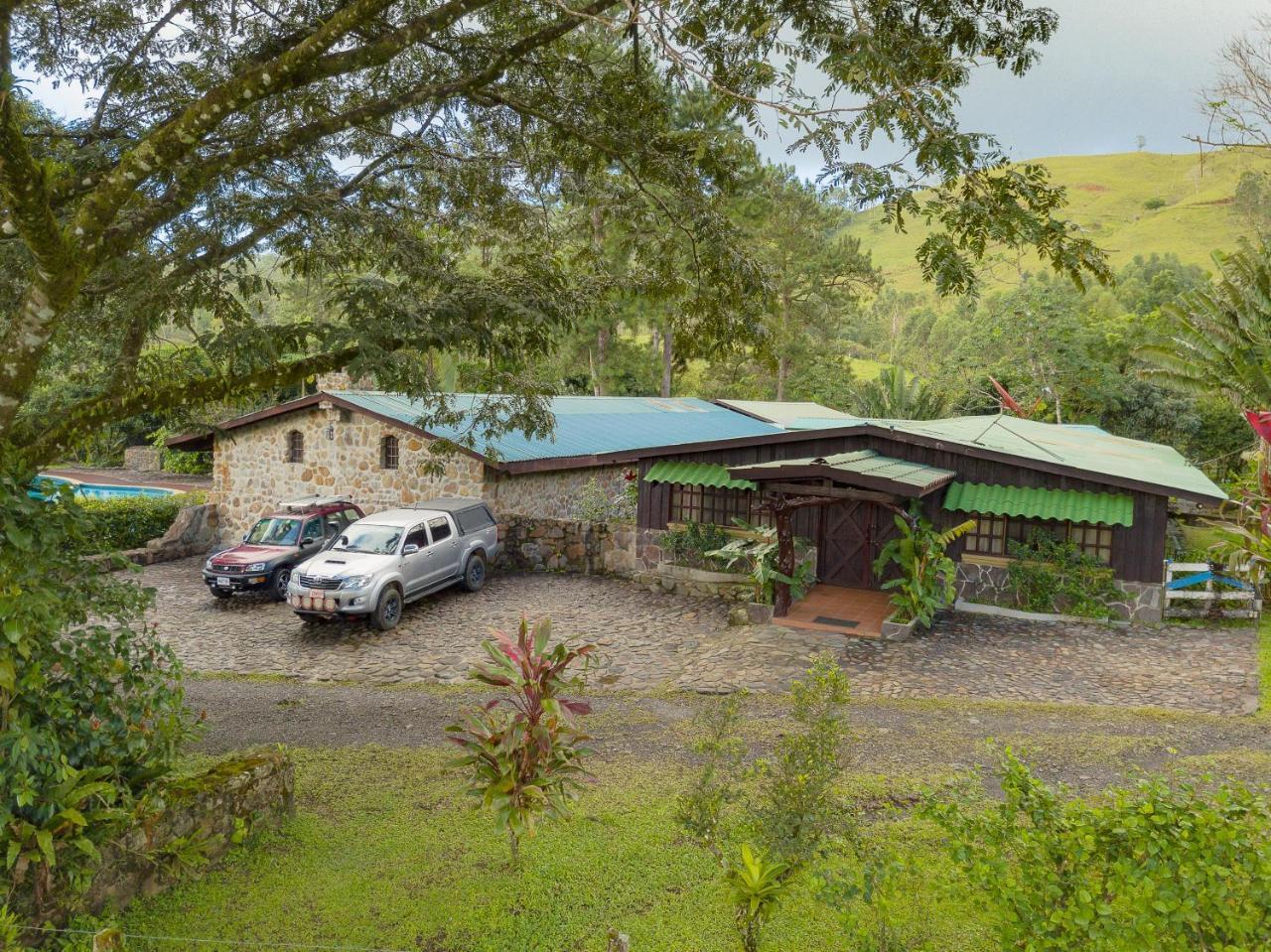 Malekus Mountain Lodge Aguas Claras  Exterior photo